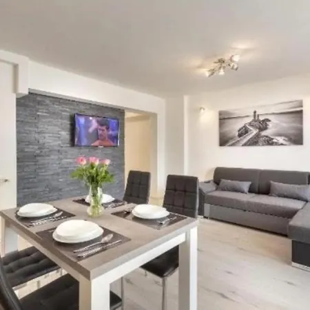 With A Parking Space - 24205 Umag